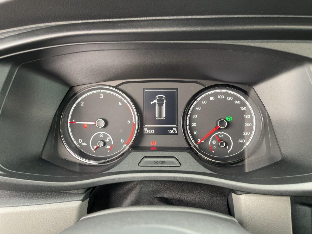 T6.1 Kasten 2.0 TDI DSG KR AHK Parkp. DAB+ Sitzh. Klima Start/Stopp