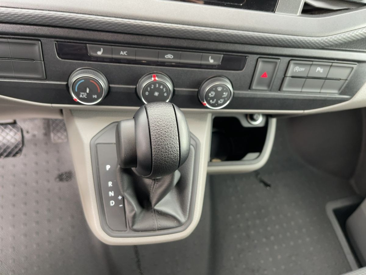T6.1 Kasten 2.0 TDI DSG KR AHK Parkp. DAB+ Sitzh. Klima Start/Stopp
