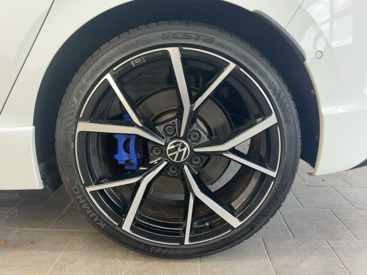 Golf VIII R 2.0 TSI DSG 4M DCC LED-Matrix 