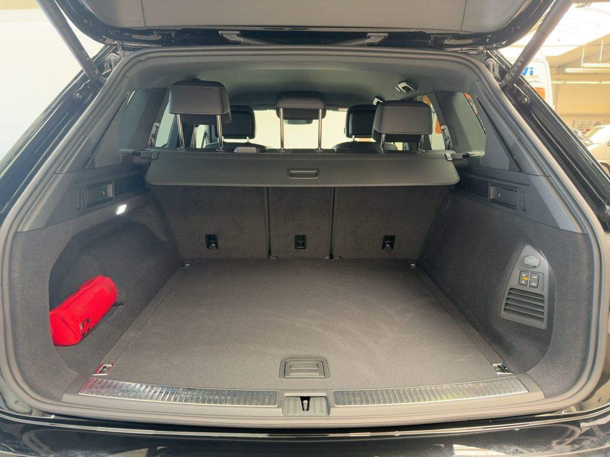 Touareg R-Line 3.0 TDI SCR 4MOTION 8-Gang-Automatik