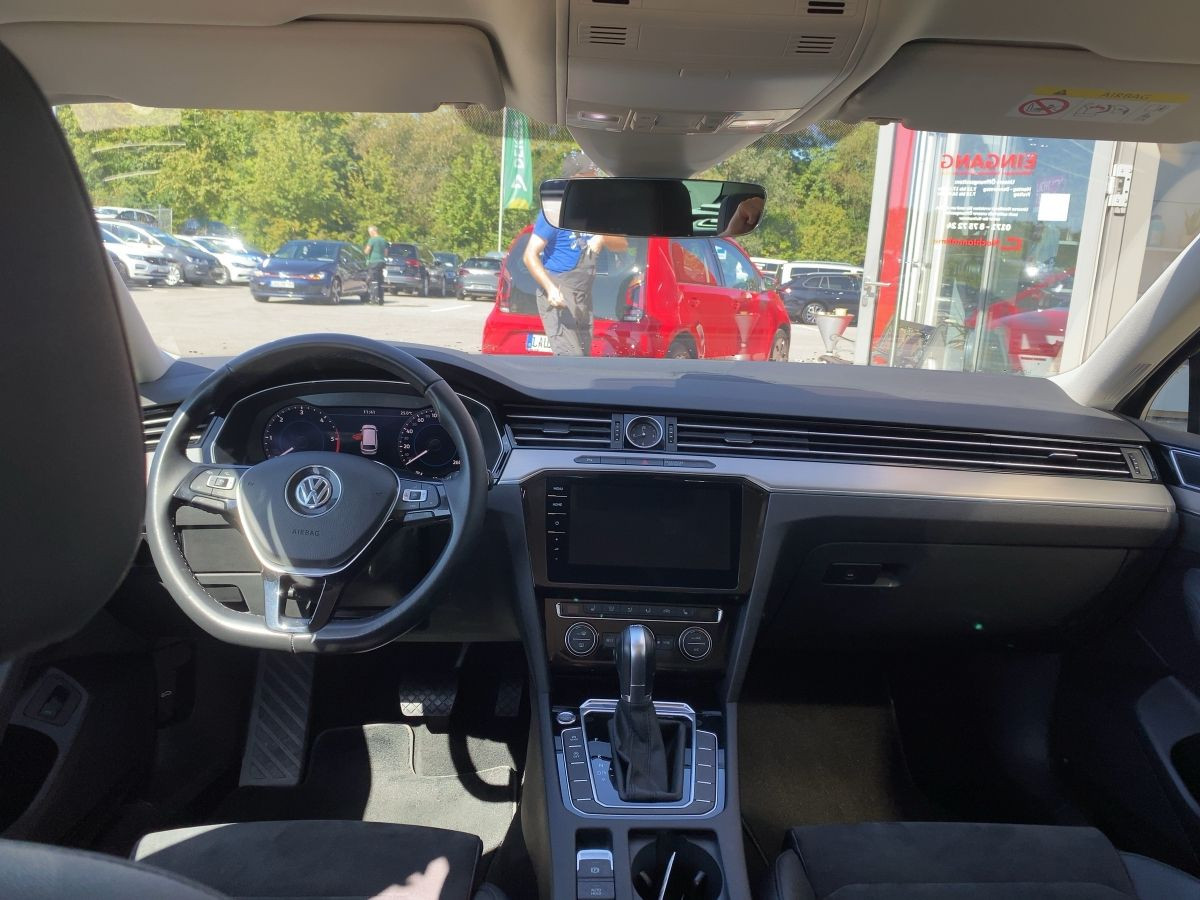 Passat Variant 2.0 TDI DSG Highline R-Line 4M DCC ACC LED Kamera Navi Keyless Bluet.