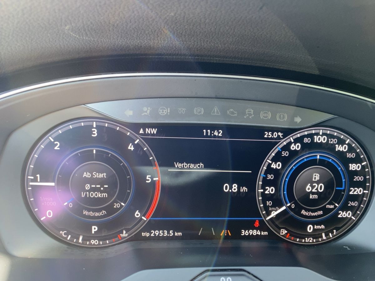 Passat Variant 2.0 TDI DSG Highline R-Line 4M DCC ACC LED Kamera Navi Keyless Bluet.