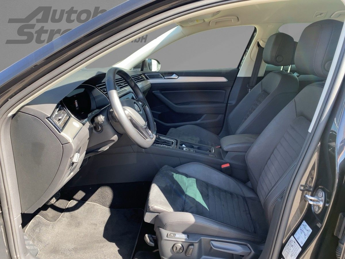 Passat Variant 2.0 TDI DSG Highline R-Line 4M DCC ACC LED Kamera Navi Keyless Bluet.