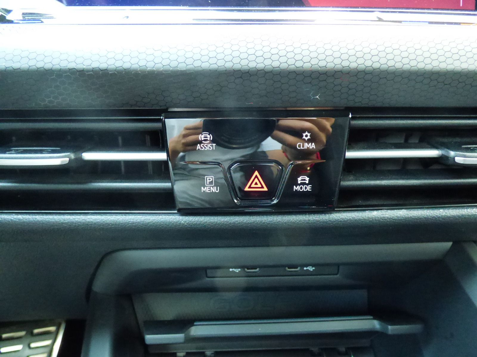 Golf VIII GTI 2.0 TSI DSG ACC Navi LED-Matrix Kamera Side Ass Keyless Bluet. Sitzh.