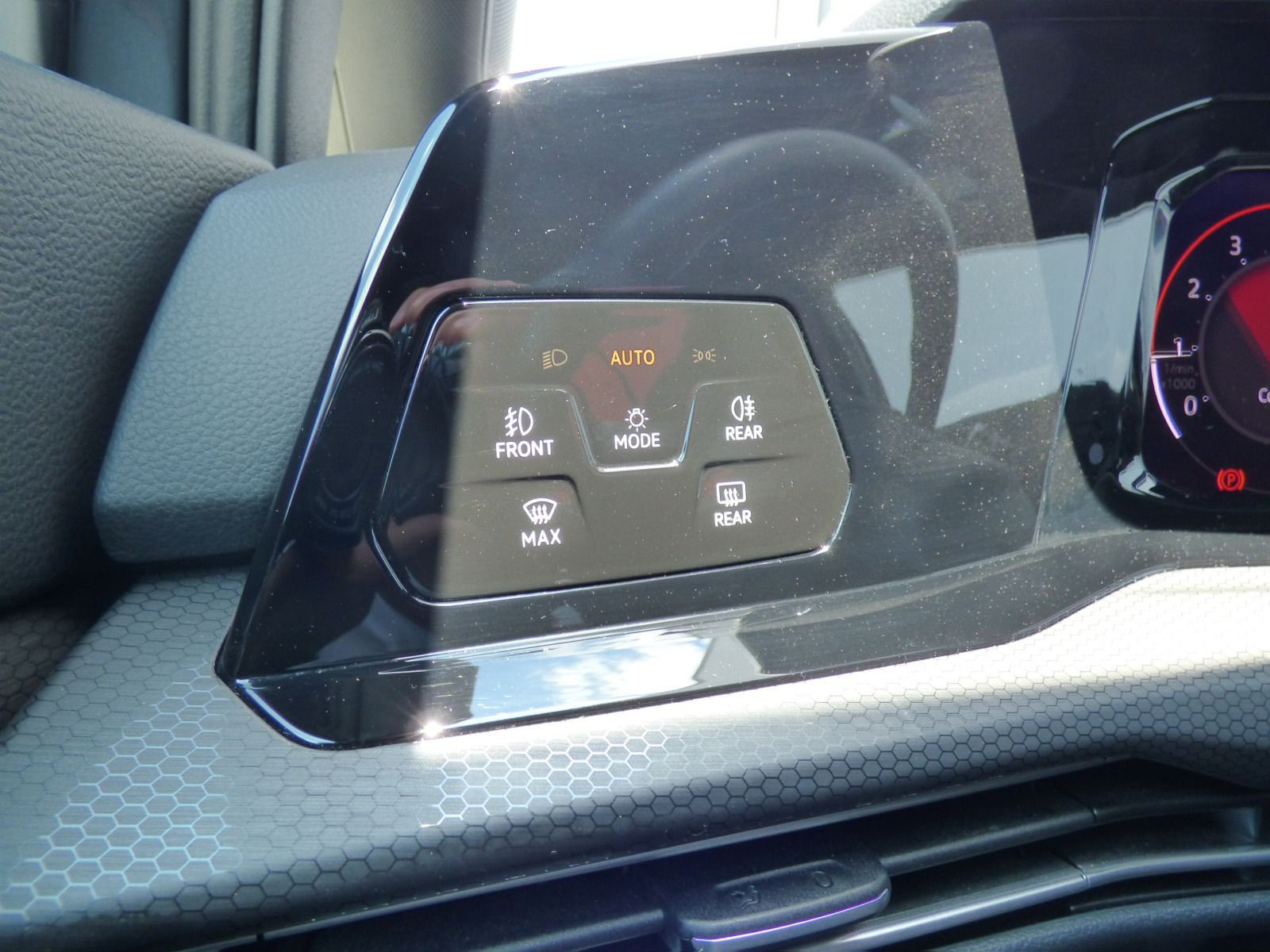 Golf VIII GTI 2.0 TSI DSG ACC Navi LED-Matrix Kamera Side Ass Keyless Bluet. Sitzh.