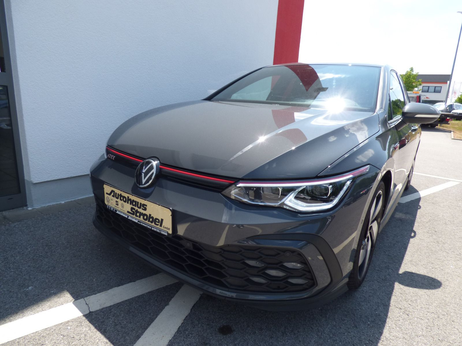Golf VIII GTI 2.0 TSI DSG ACC Navi LED-Matrix Kamera Side Ass Keyless Bluet. Sitzh.
