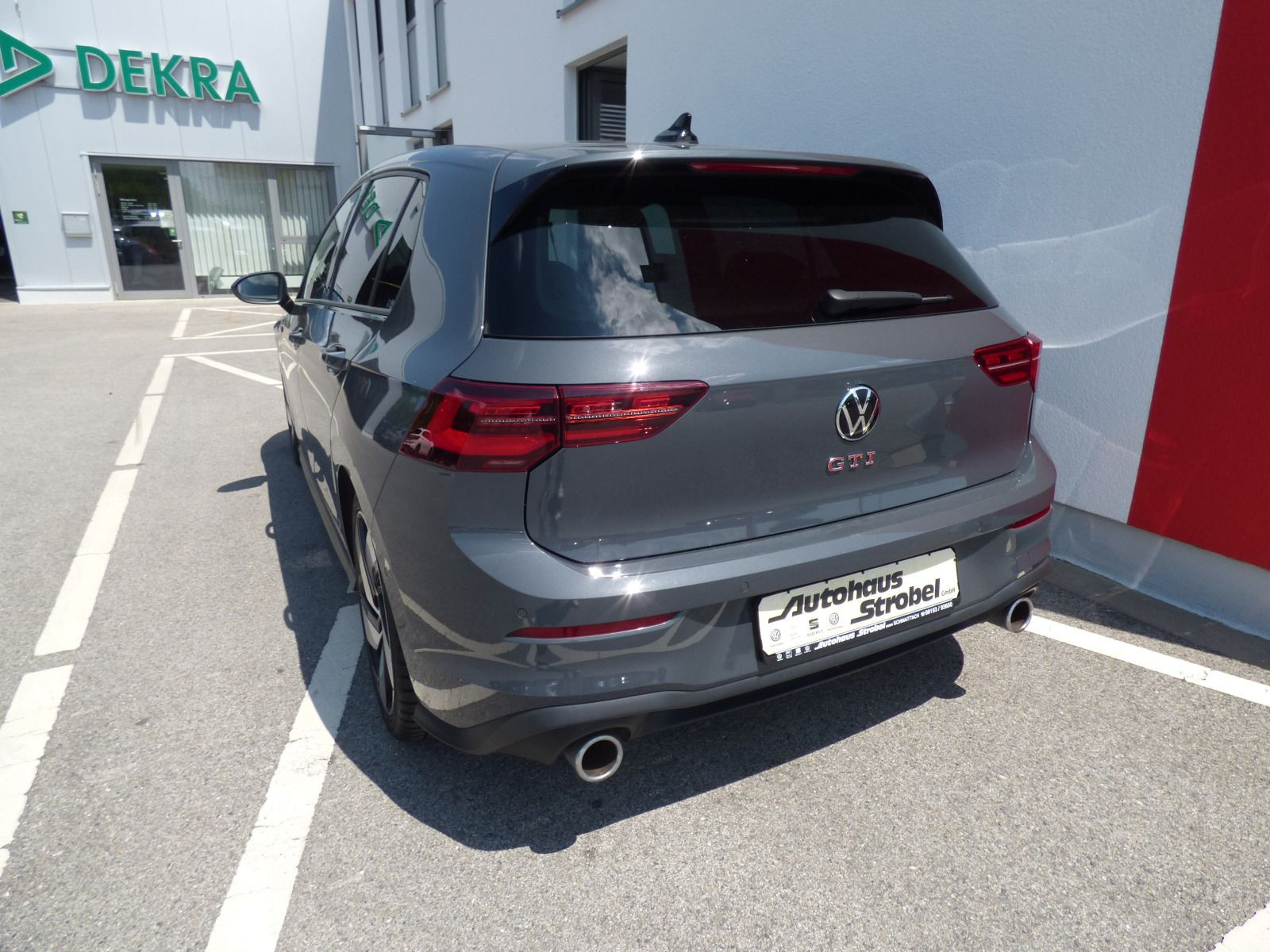 Golf VIII GTI 2.0 TSI DSG ACC Navi LED-Matrix Kamera Side Ass Keyless Bluet. Sitzh.