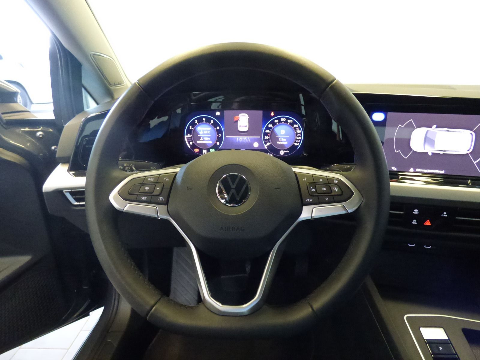 Golf VIII 1.0 eTSI DSG Life AHK ACC LED Lane-Ass Navi 