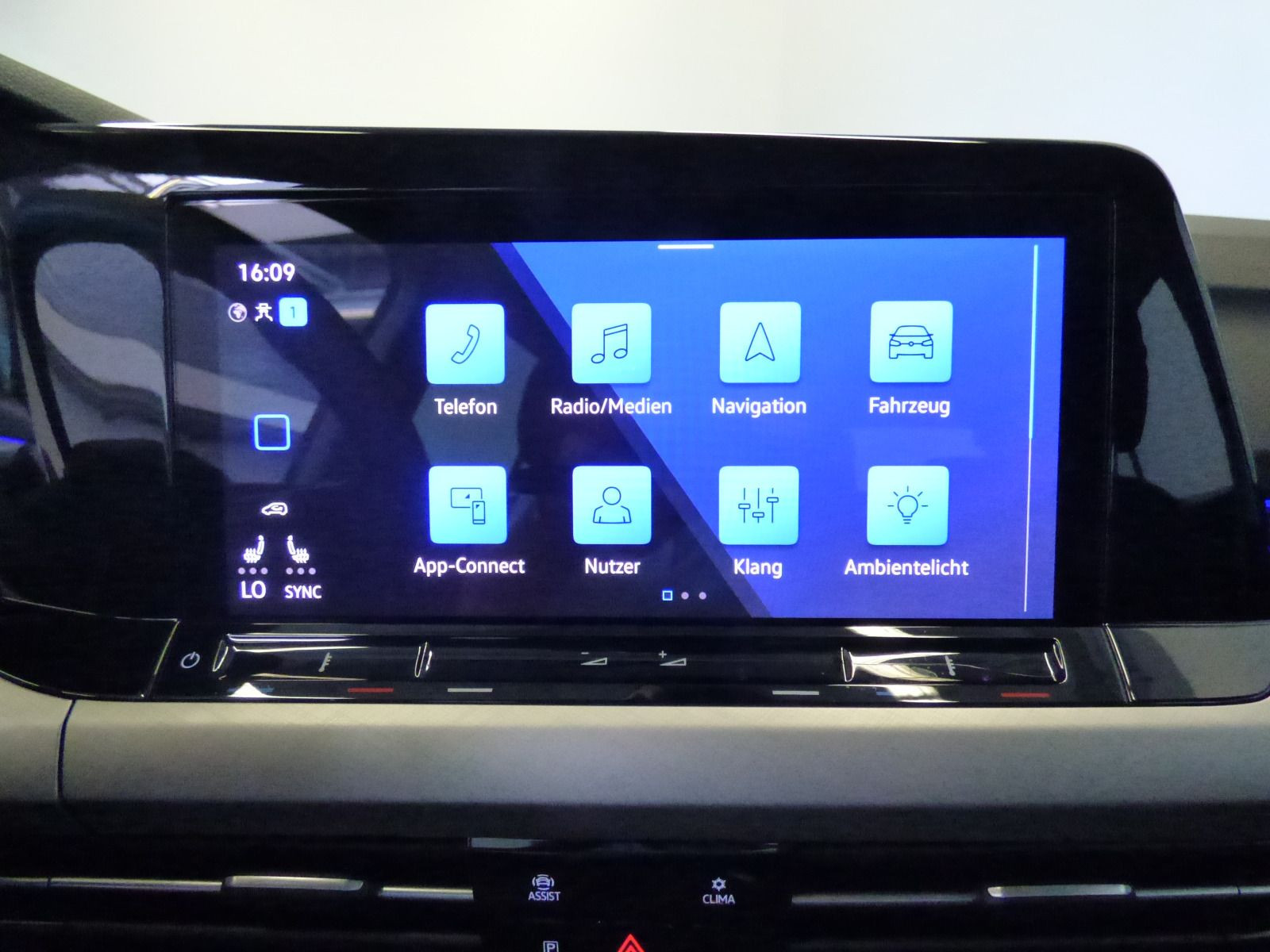 Golf VIII 1.0 eTSI DSG Life AHK ACC LED Lane-Ass Navi 