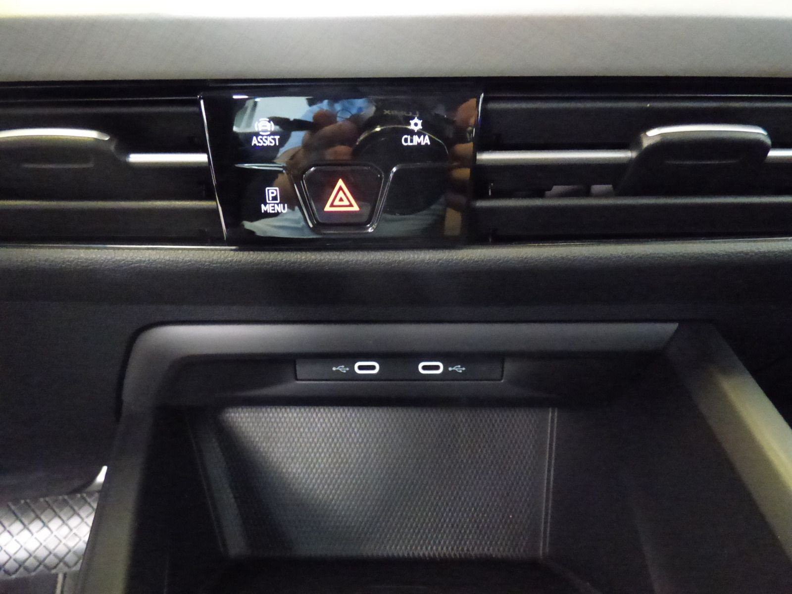 Golf VIII 1.0 eTSI DSG Life AHK ACC LED Lane-Ass Navi 