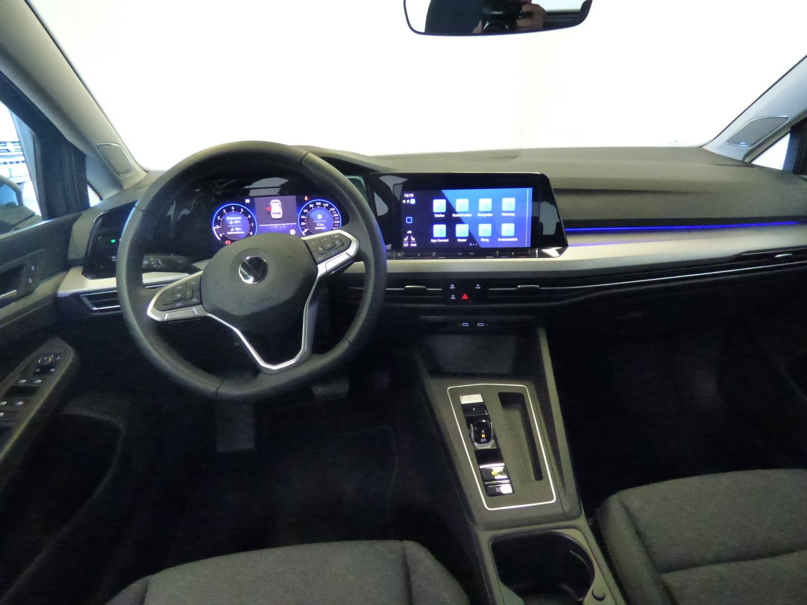 Golf VIII 1.0 eTSI DSG Life AHK ACC LED Lane-Ass Navi 