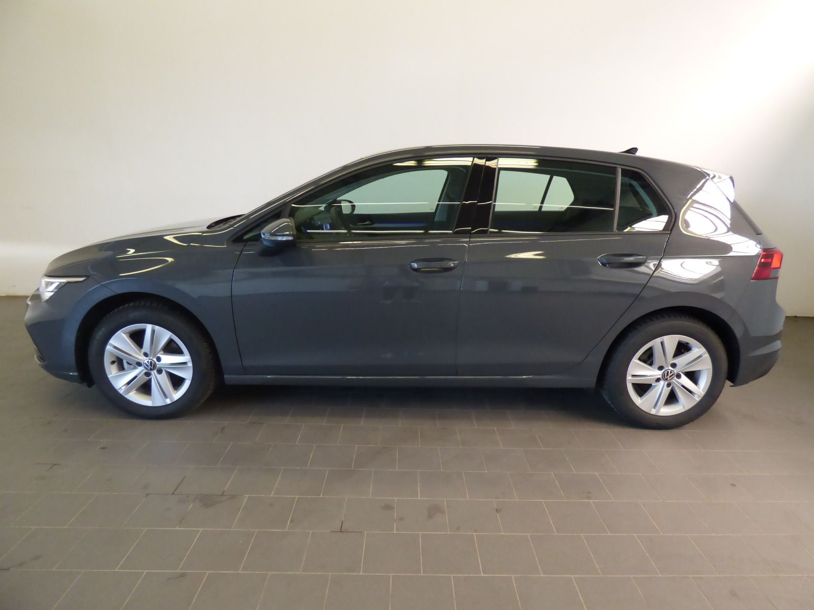 Golf VIII 1.0 eTSI DSG Life AHK ACC LED Lane-Ass Navi 