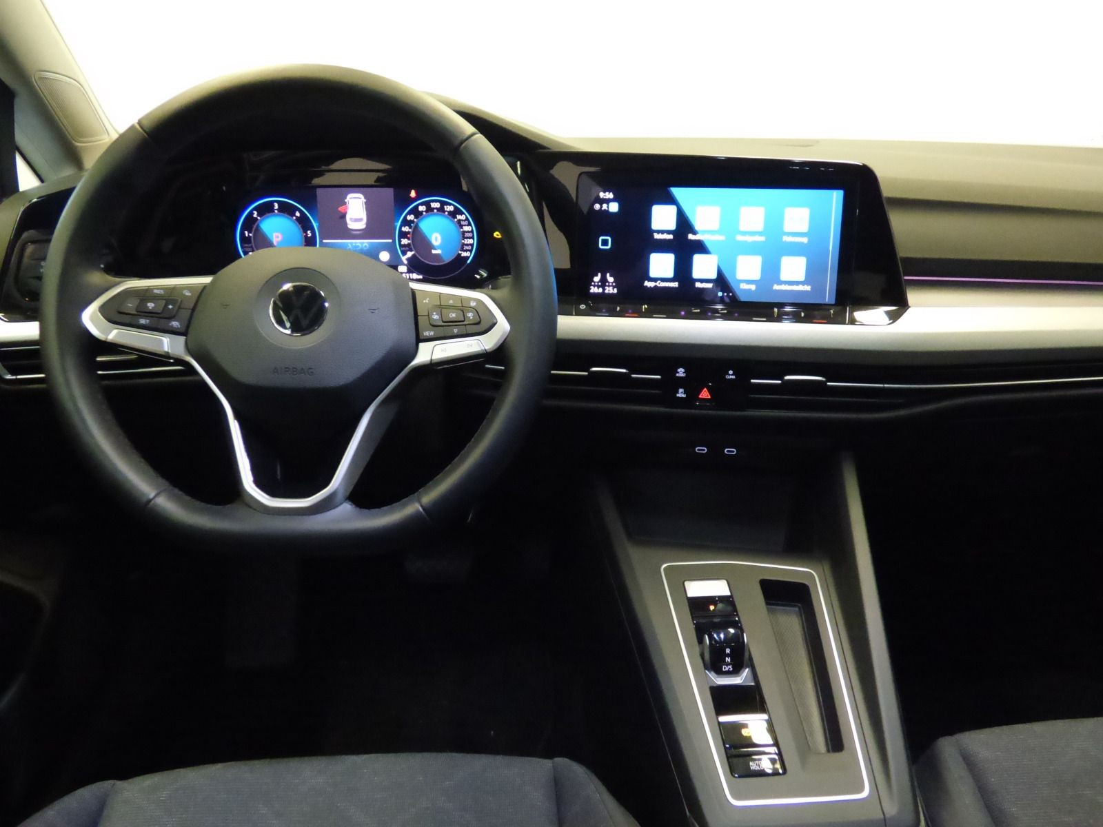 Golf VIII Variant 2.0 TDI DSG Life AHK ACC Navi LED-Matrix DAB+Lane Ass. Keyless