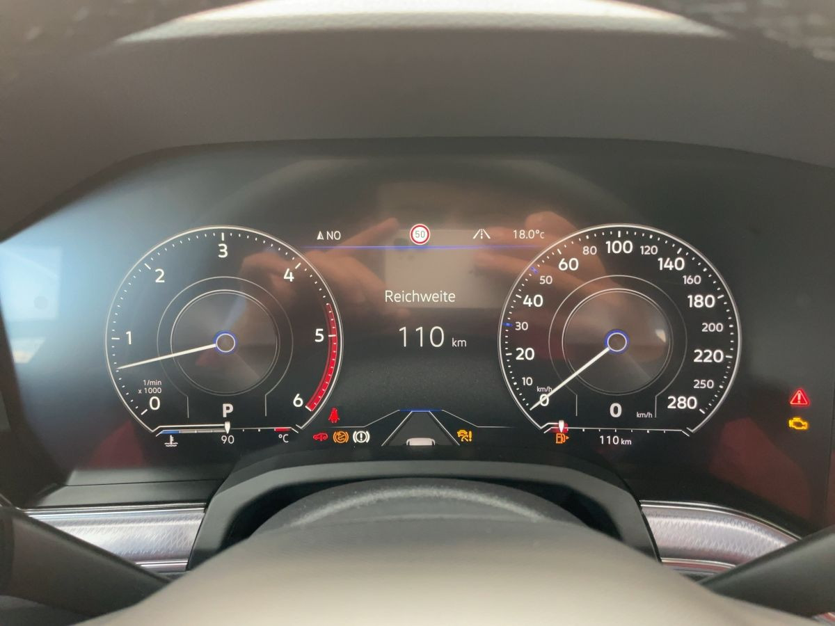 Touareg 3.0 V6 TDI DSG R-Line 4M ACC AHK Navi Leder