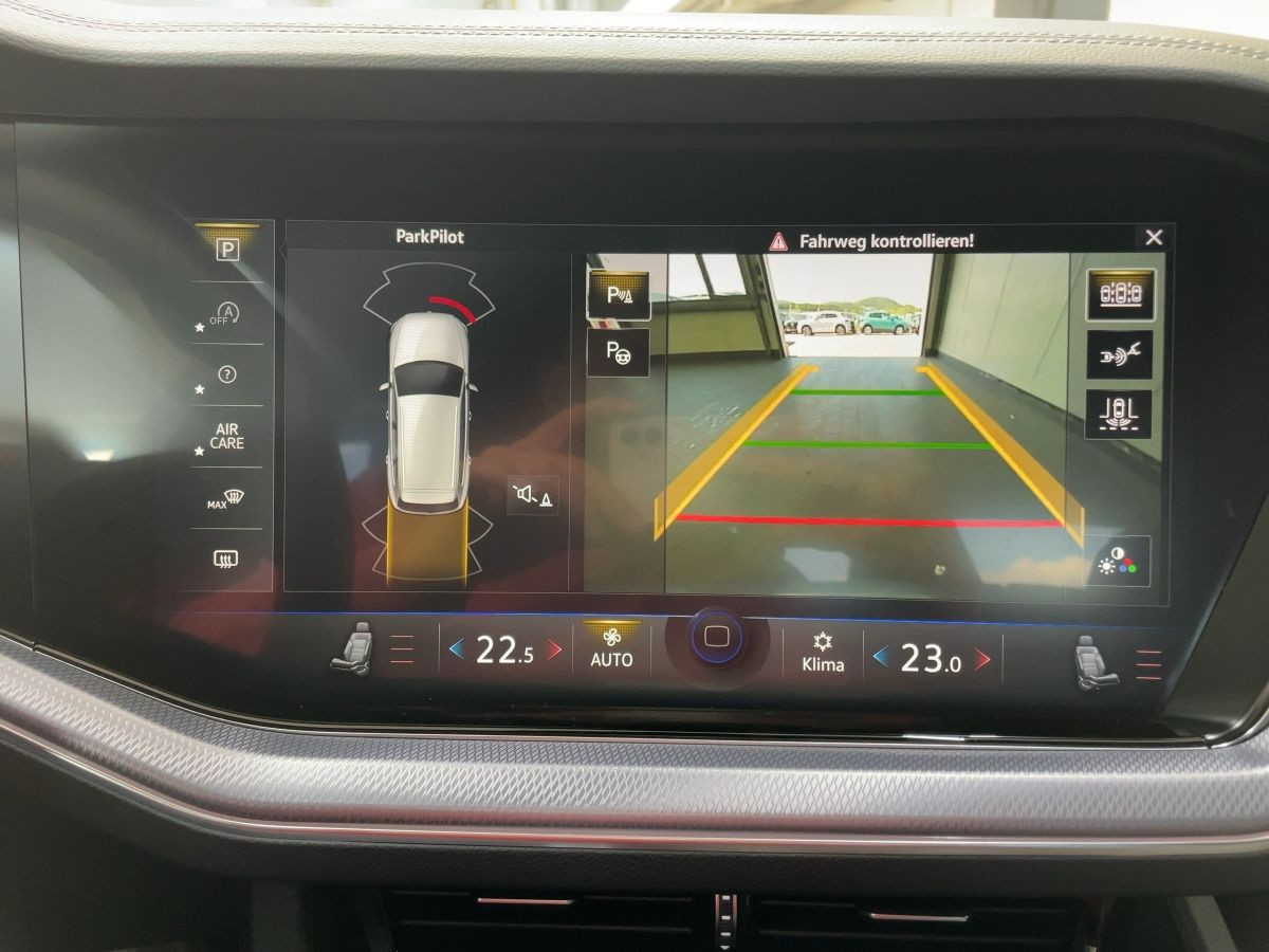 Touareg 3.0 V6 TDI DSG R-Line 4M ACC AHK Navi Leder