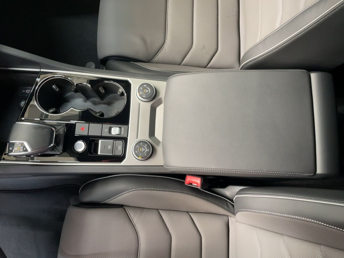 Touareg 3.0 V6 TDI DSG R-Line 4M ACC AHK Navi Leder