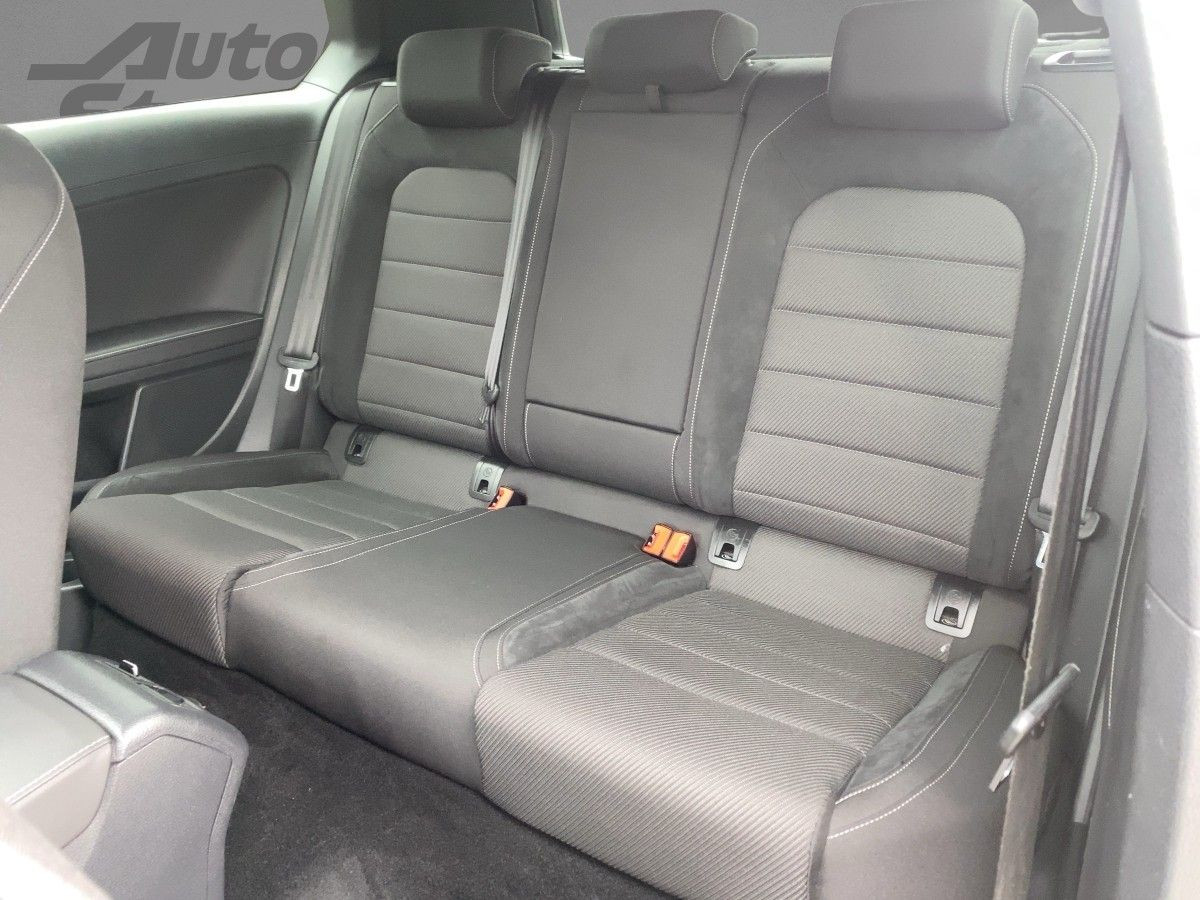 Golf VII R 2.0 TFSI 4M Navi LED Kamera Bluet. Parkp. Sitzh. Front Ass. Climatronic