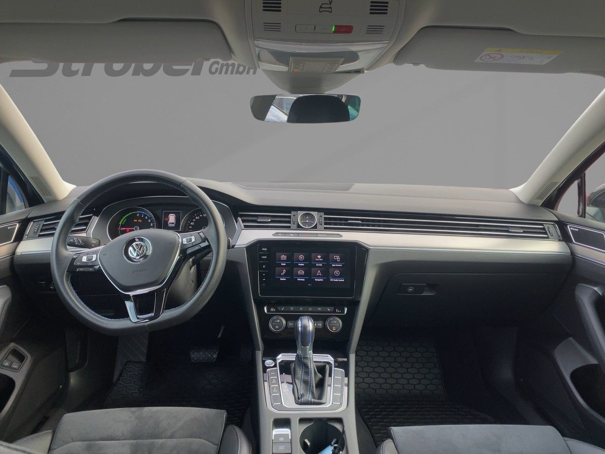 Passat Variant GTE 1.4 TSI R-Line DCC Kamera AHK Navi 
