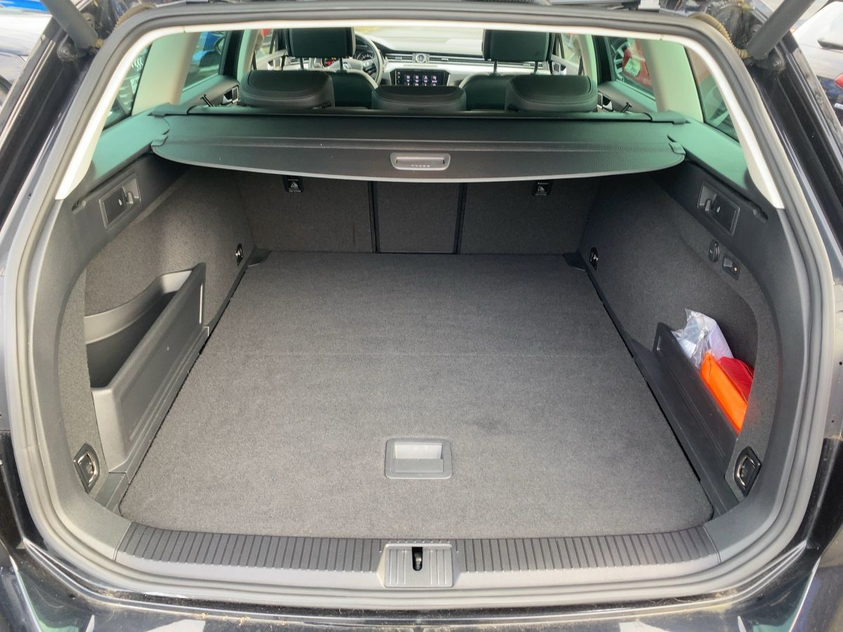 Passat Variant GTE 1.4 TSI R-Line DCC Kamera AHK Navi 
