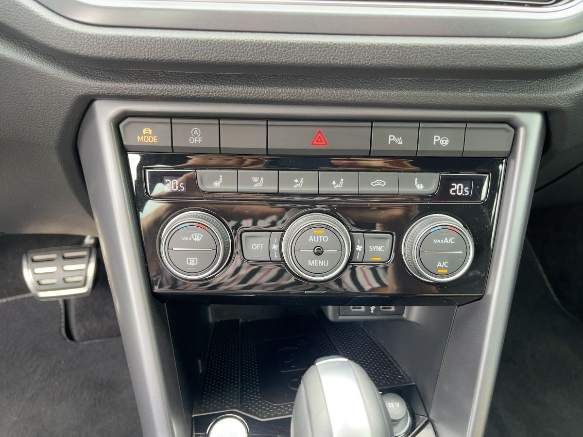 T-Roc Cabriolet 1.5 TSI DSG R-Line ACC LED Navi DAB+ Kamera Lane-Ass Leder Stau-Ass