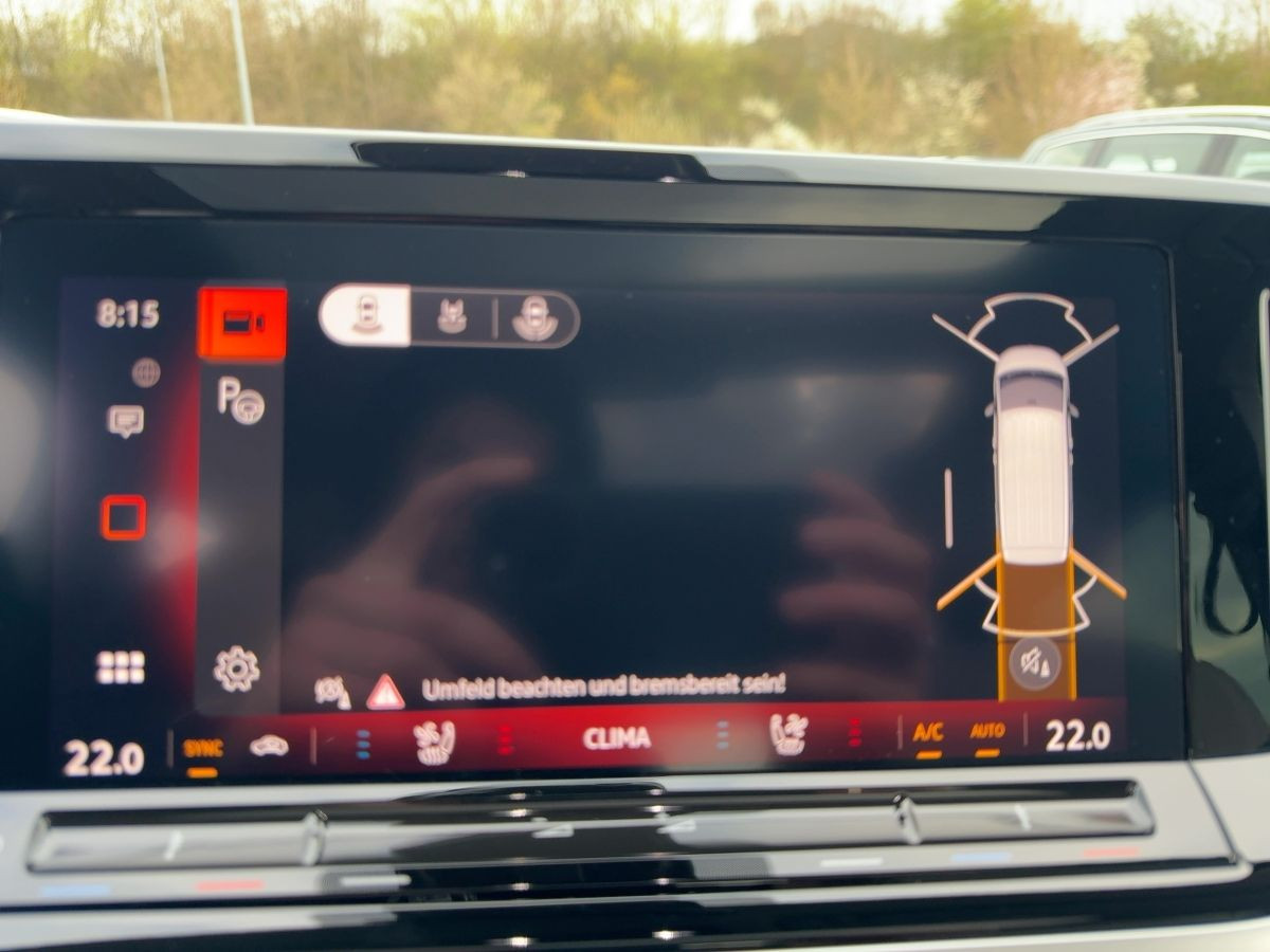 Multivan Style 2.0 TDI DSG*DEZ*AHK*NAVI*STANDH.