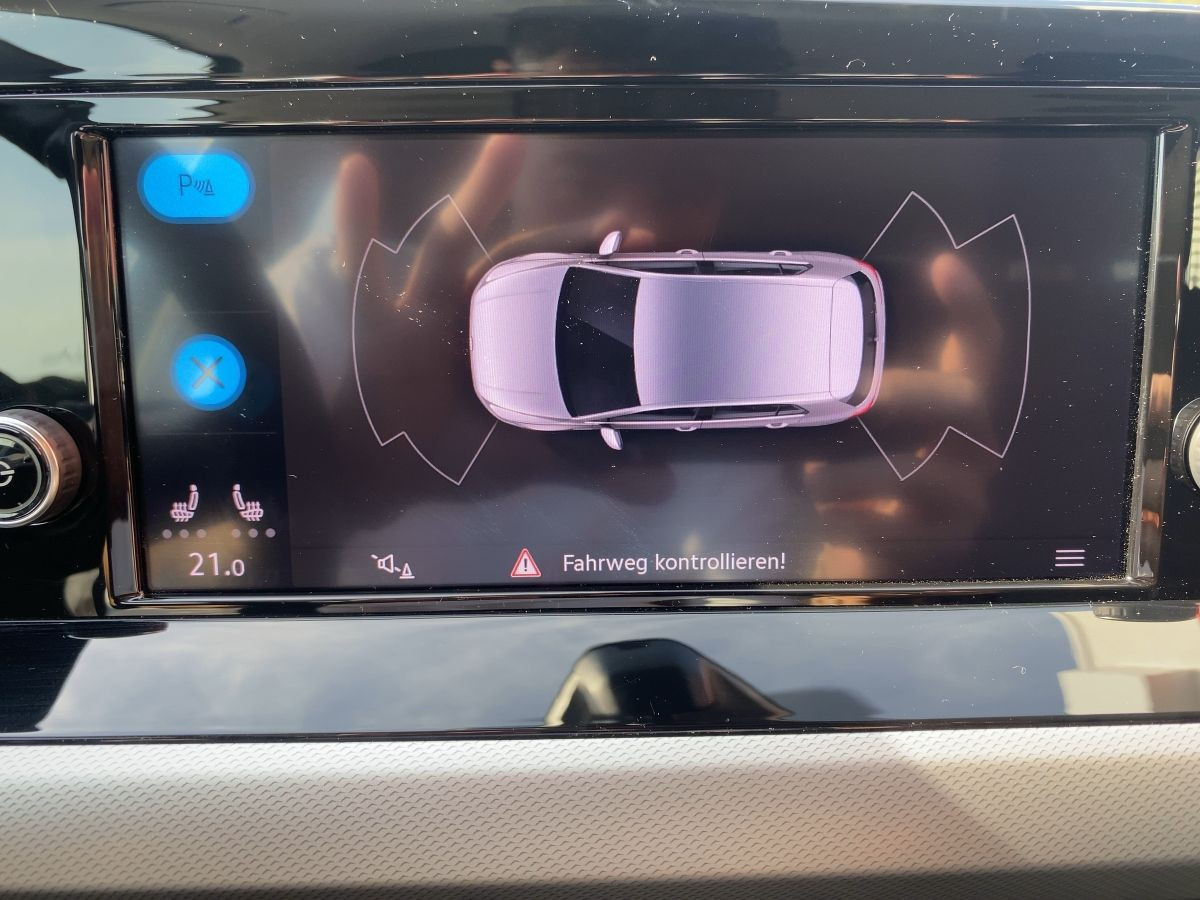 Golf VIII 1.0 TSI Basis ab 4,99% AHK LED Climatronic Parkp. Lane Ass. Light Ass.