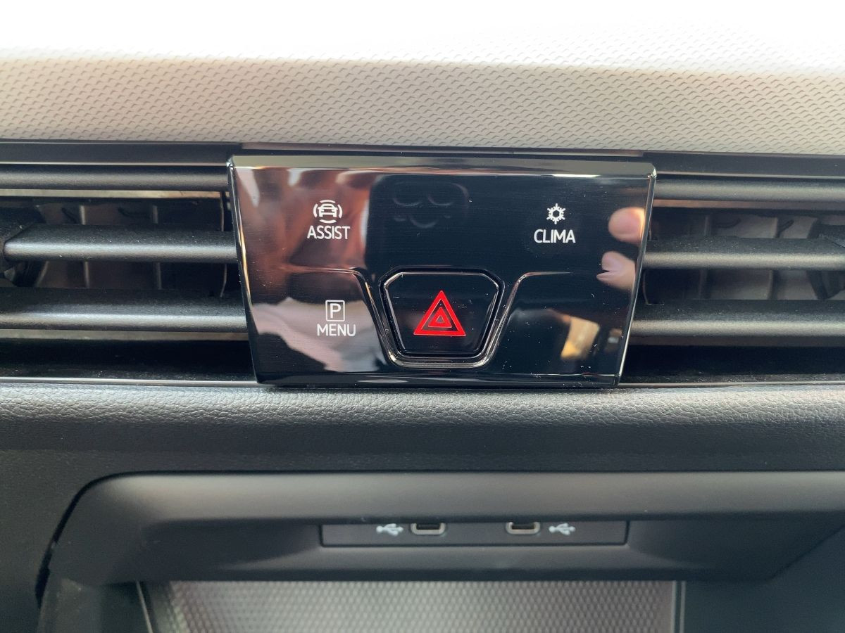 Golf VIII 1.0 TSI Basis ab 4,99% AHK LED Climatronic Parkp. Lane Ass. Light Ass.