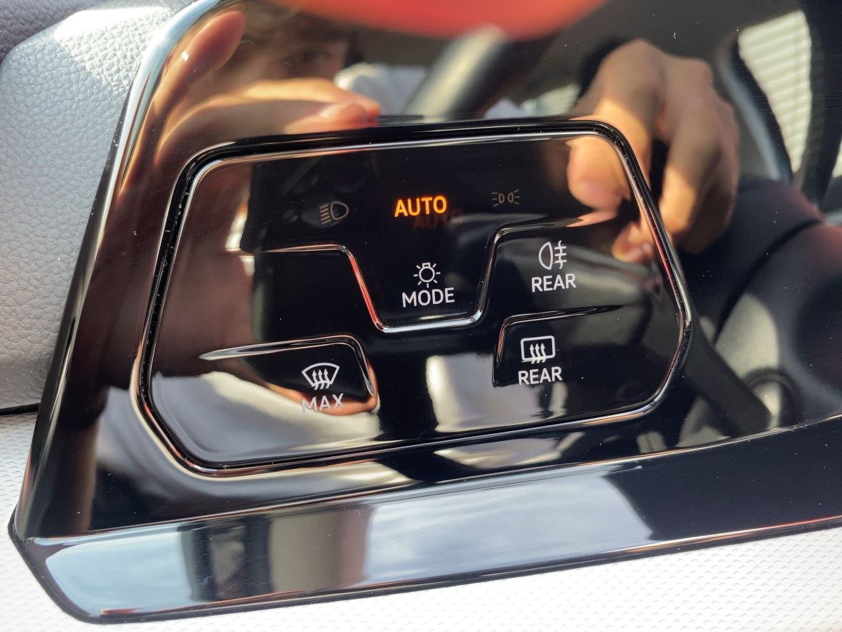 Golf VIII 1.0 TSI Basis ab 4,99% AHK LED Climatronic Parkp. Lane Ass. Light Ass.