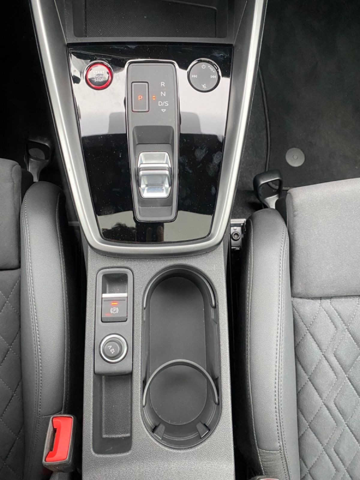 RS3 Sportback 2.5 TFSI S-Tronic Quattro LED-Matrix Navi Pano RS- Sportabgasanlage