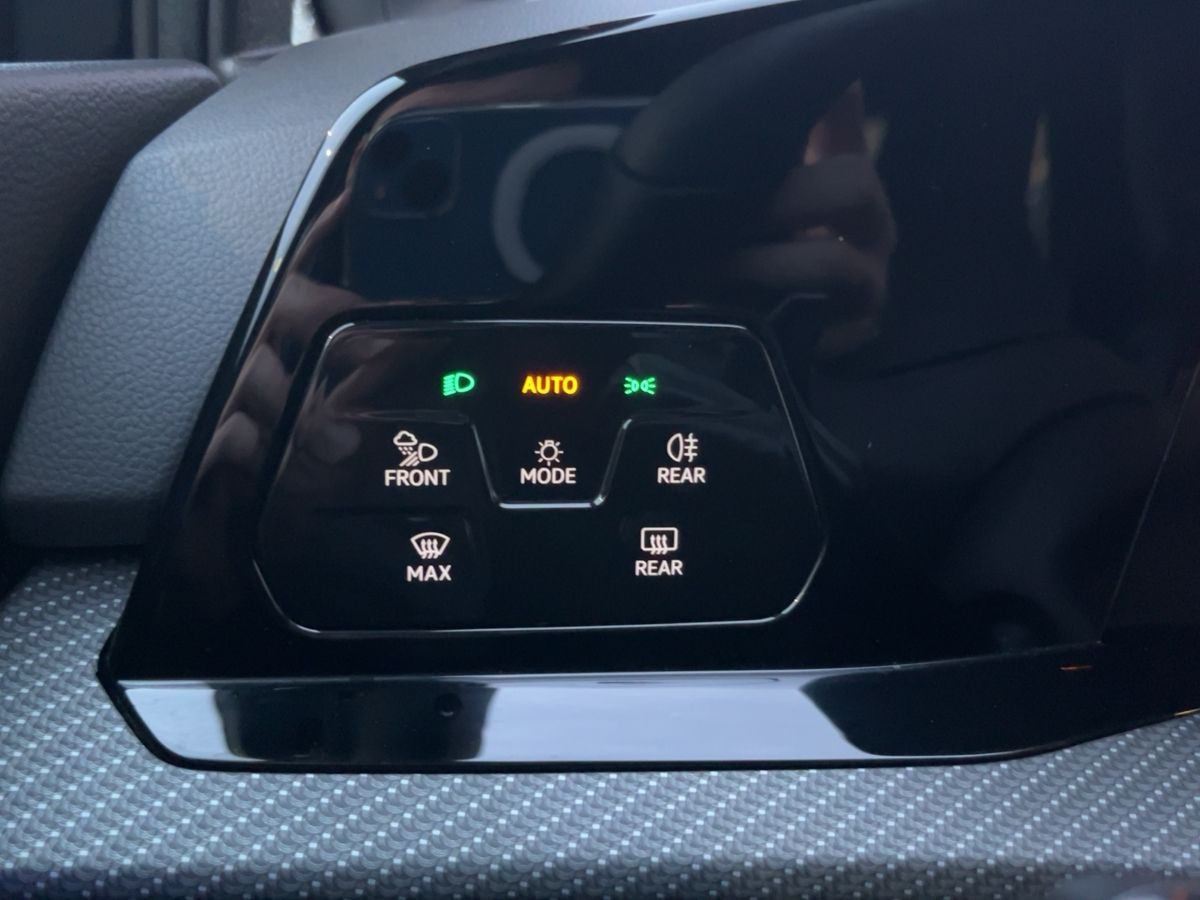 Golf VIII R 2.0 TSI DSG 4M ACC DCC LED-Matrix Kamera Navi