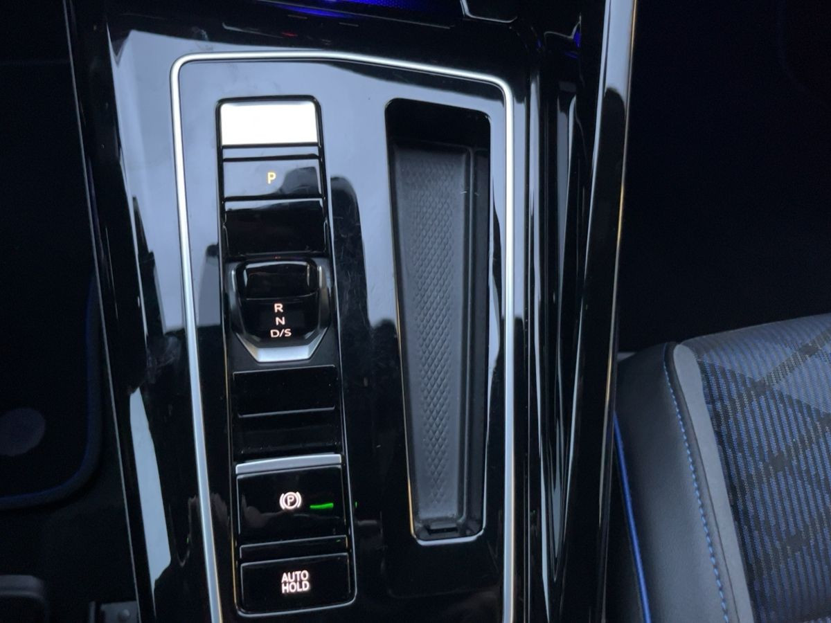 Golf VIII R 2.0 TSI DSG 4M ACC DCC LED-Matrix Kamera Navi