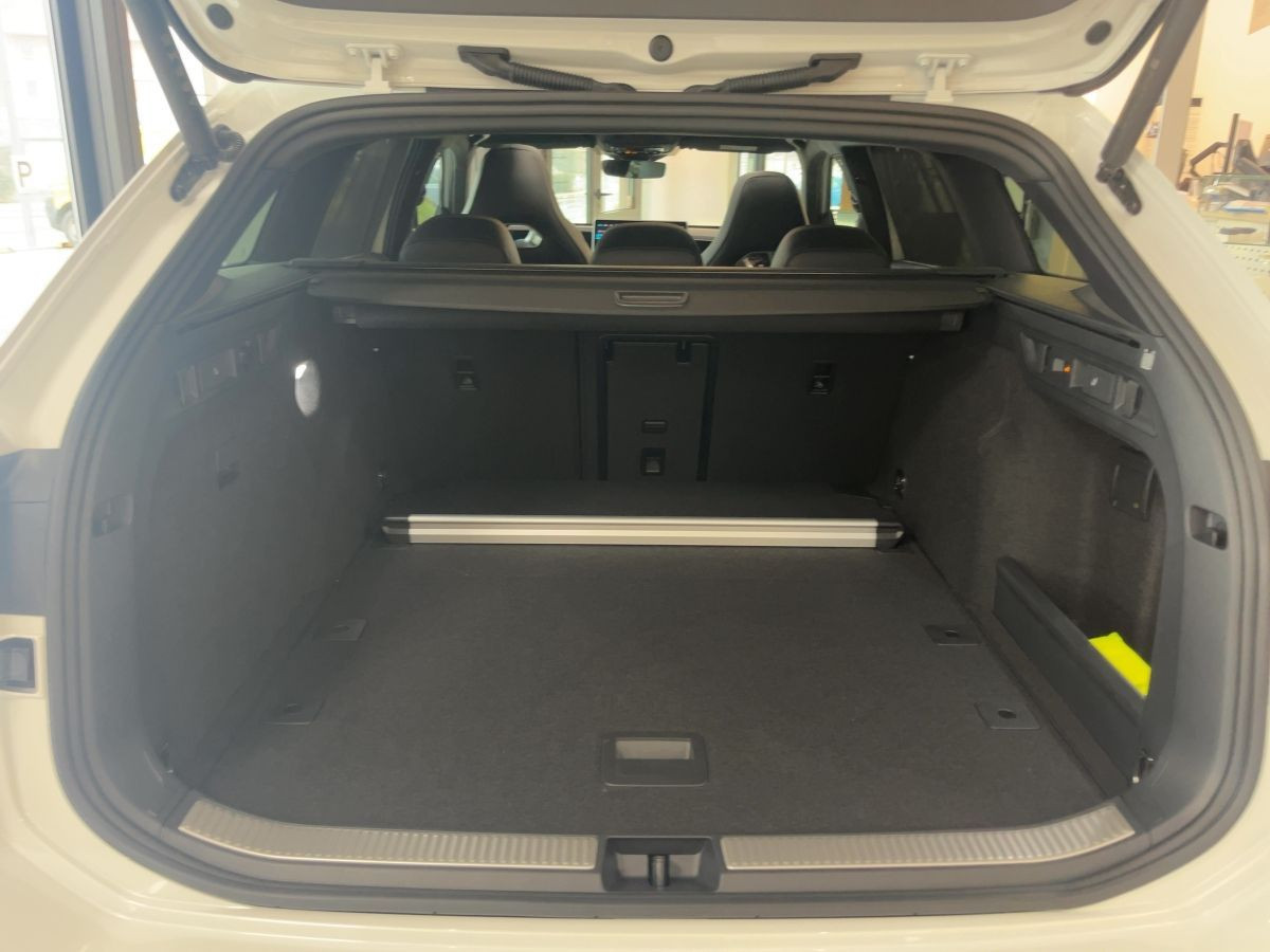 Passat R-Line 2.0 TDI DSG ACC*AHK*IQ.LIGHT