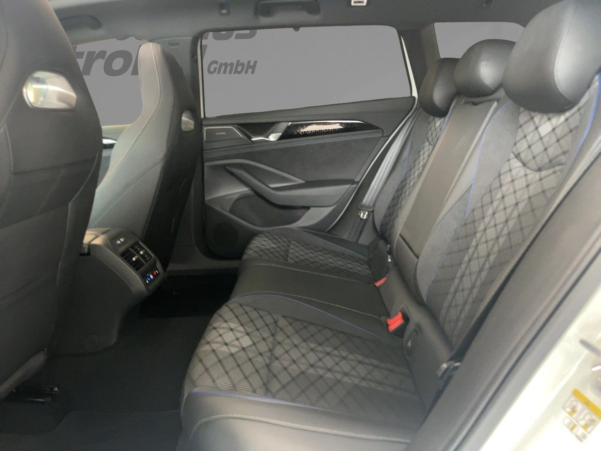 Passat R-Line 2.0 TDI DSG ACC*AHK*IQ.LIGHT