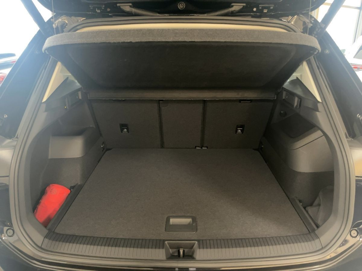 Tiguan Elegance 1.5 eTSI DSG*ACC*AHK*WR*IQ.LIGHT*