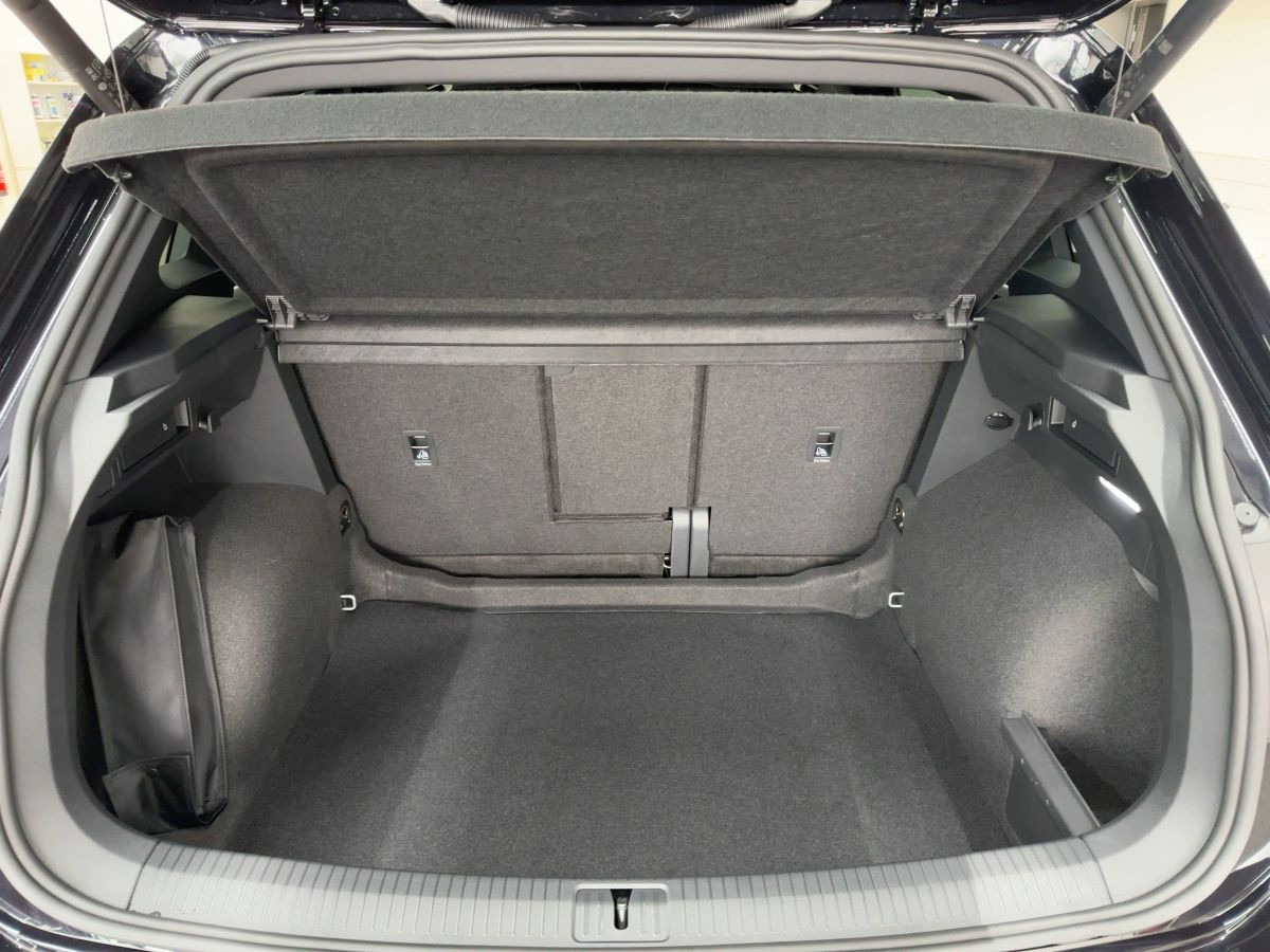 Tiguan 2.0 TSI DSG*BLACK STYLE*ACC*IQ.LIGHT*WR*LEDER