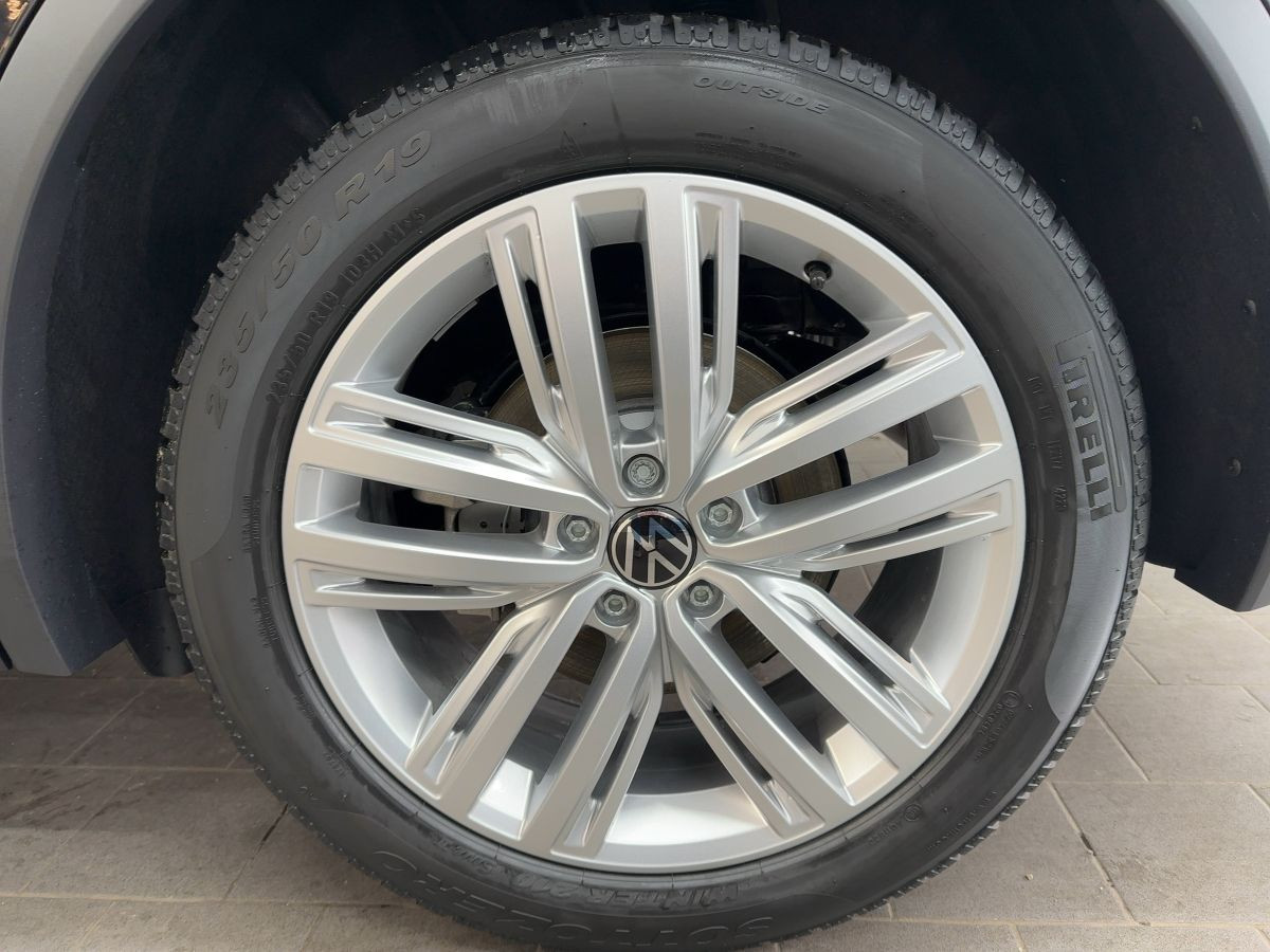 Tiguan 2.0 TSI DSG*BLACK STYLE*ACC*IQ.LIGHT*WR*LEDER