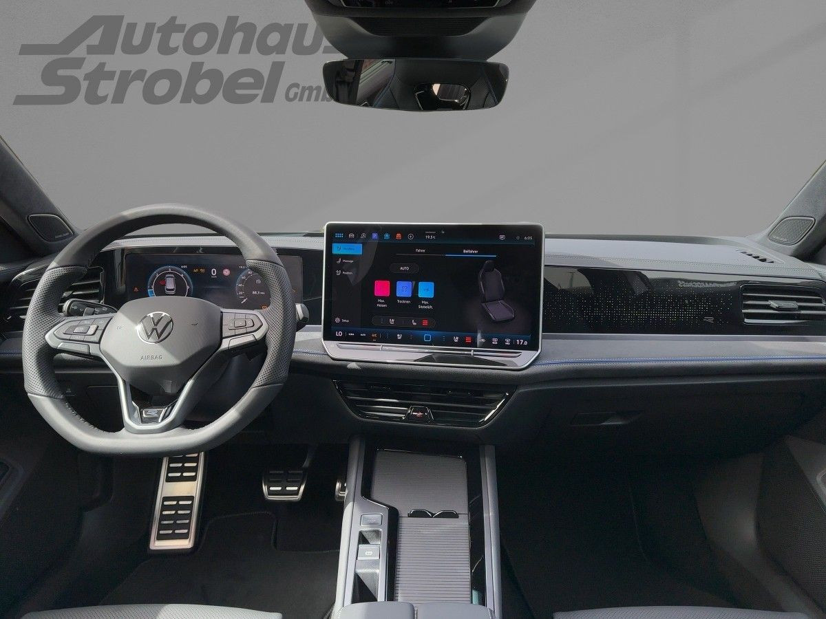 Passat R-Line 2.0 TDI DSG*ACC*AHK*IQ.LIGHT*NAVI