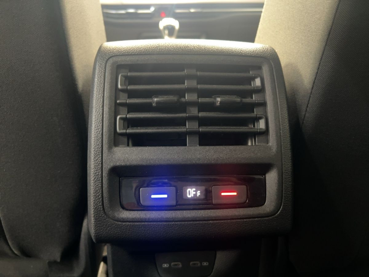 Golf VIII 1.5 TSI Life ACC Navi LED DAB+ Lane Ass. Park Ass. Keyless Sitzh.