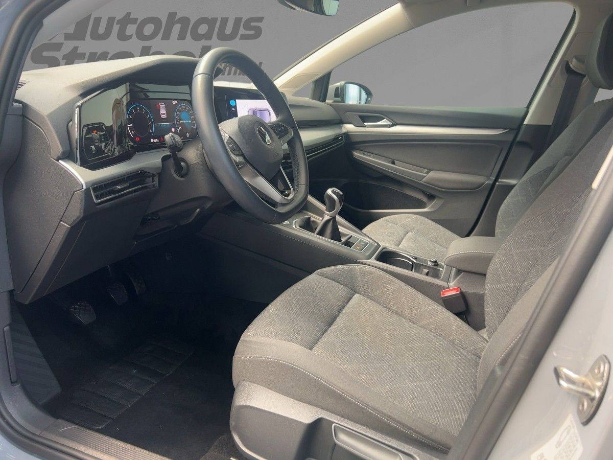 Golf VIII 1.5 TSI Life ACC Navi LED DAB+ Lane Ass. Park Ass. Keyless Sitzh.