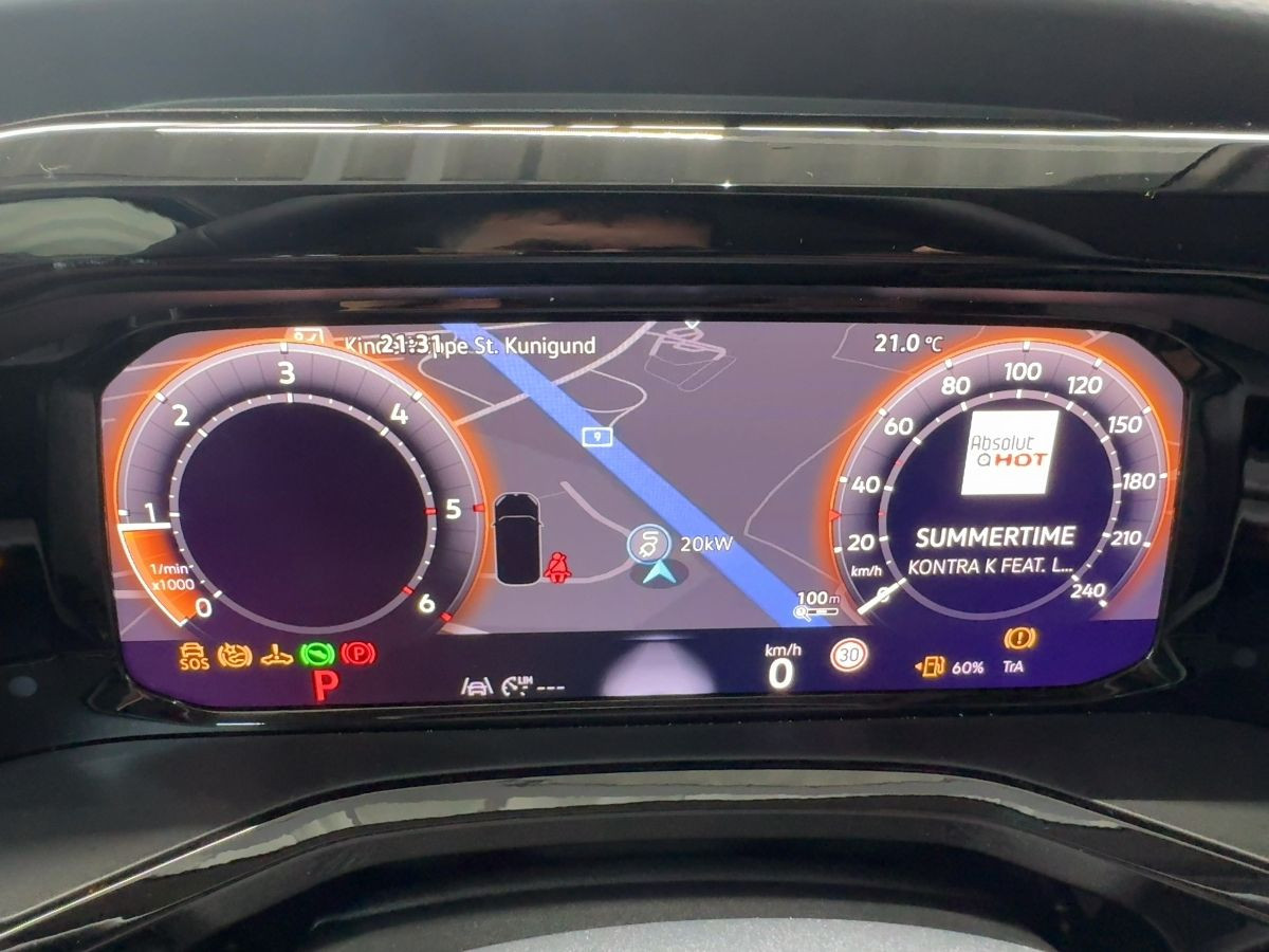 Multivan Style 2.0 TDI DSG*ACC*AHK*IQ.LIGHT*WR*NAVI