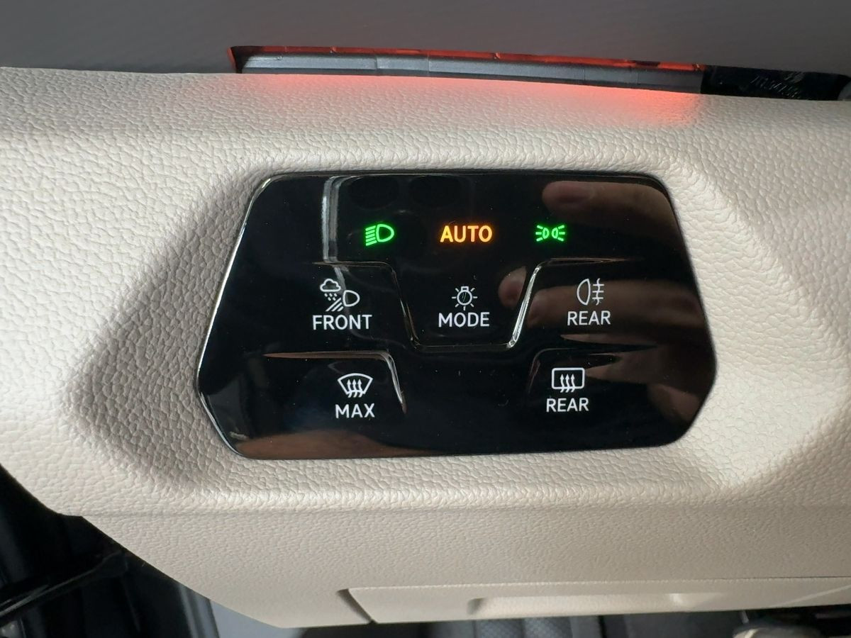 Multivan Style 2.0 TDI DSG*ACC*AHK*IQ.LIGHT*WR*NAVI