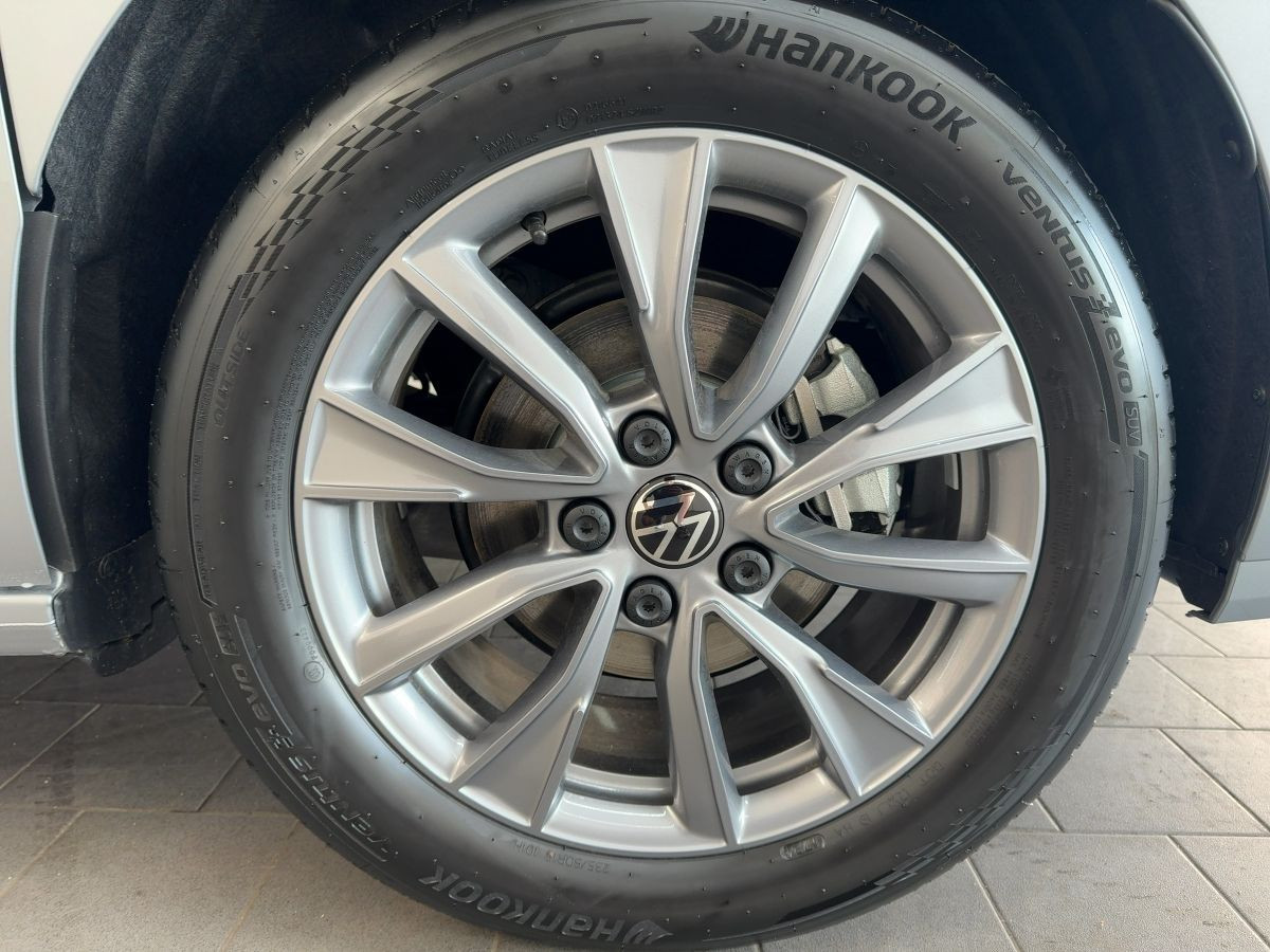 Multivan Style 2.0 TDI DSG*ACC*AHK*IQ.LIGHT*WR*NAVI