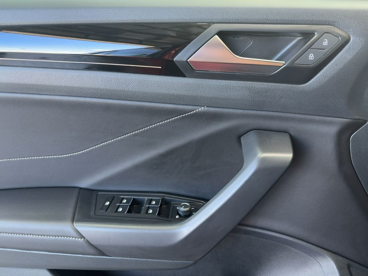 T-Roc 1.5 TSI DSG R-Line ab 3,99% ACC LED-Matrix Navi Pano Lane-Ass Bluet.