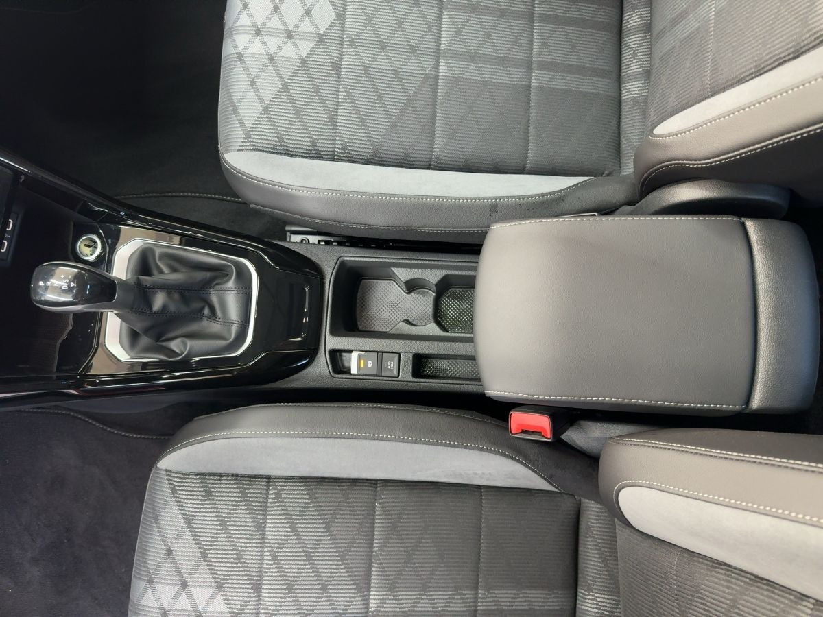 T-Roc 1.5 TSI DSG R-Line ab 3,99% ACC LED-Matrix Navi Pano Lane-Ass Bluet.