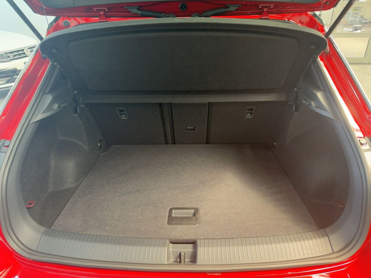 T-Roc 1.5 TSI DSG R-Line ab 3,99% ACC LED-Matrix Navi Pano Lane-Ass Bluet.