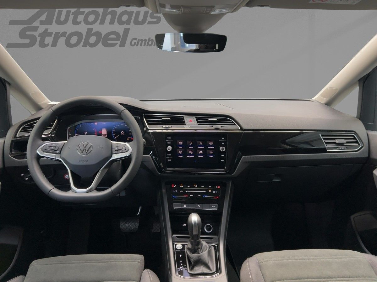 Touran Highline 1,5 l TSI 110 kW DSG*AHK*Navi*WR
