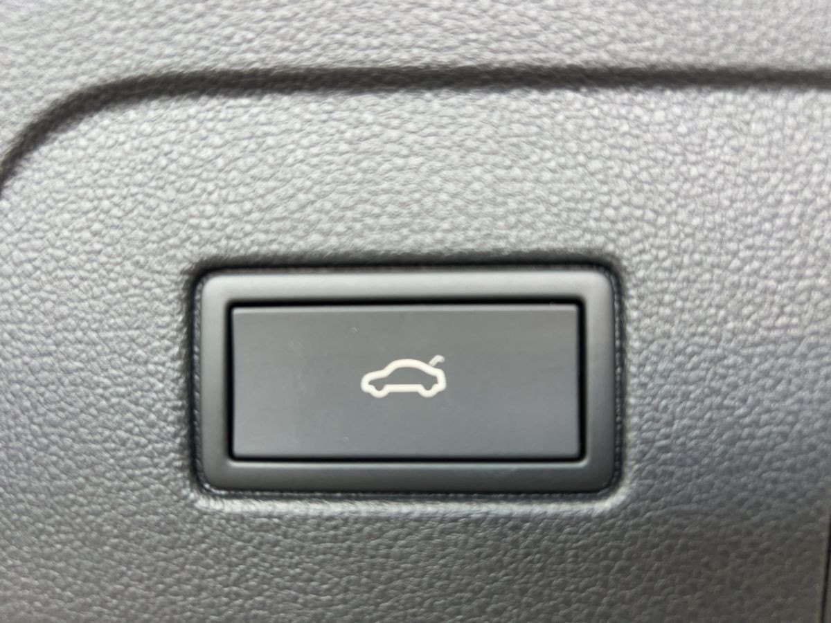 Touran Highline 1,5 l TSI 110 kW DSG*AHK*Navi*WR