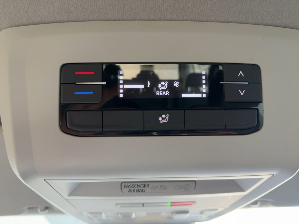 T6.1 Kombi T6.1 2.0 TDI DSG 4M 7-Sitze ACC LED Navi Parkp. Lane Ass. Sitzh. Bluet..