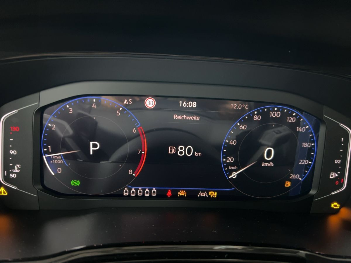 Touran R-Line 1,5 TSI DSG AHK*Kamera*LED*Navi*WR