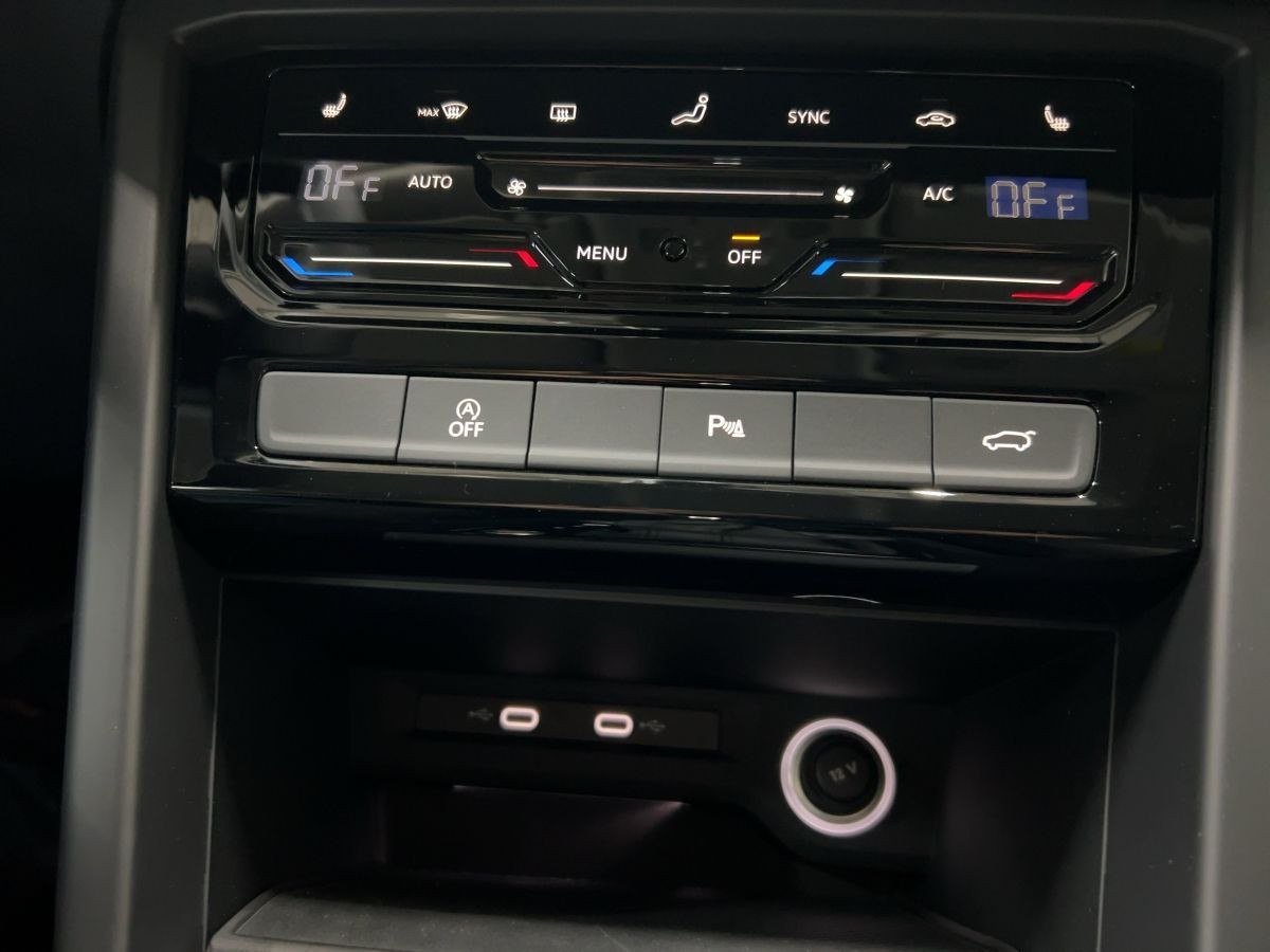 Touran R-Line 1,5 TSI DSG AHK*Kamera*LED*Navi*WR